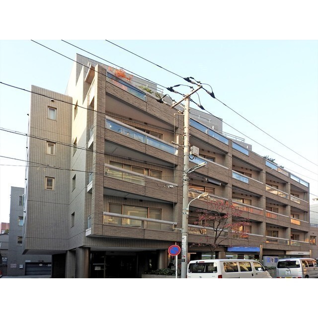 H&M南青山 EAST