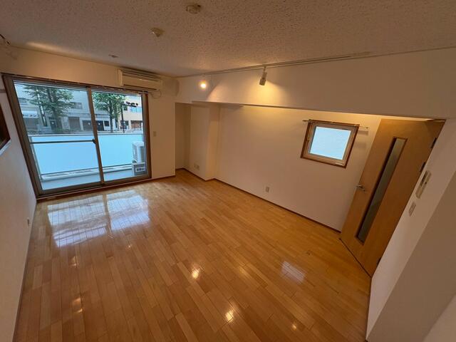 201号室 7