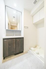201号室 7