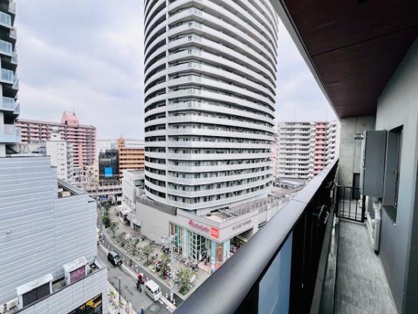 905号室 8