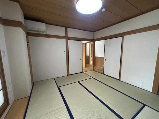 303号室 8