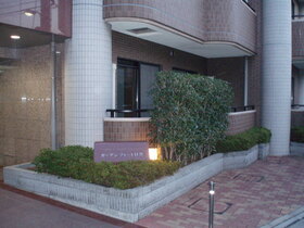 302号室 8