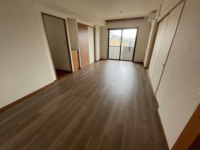 303号室 5