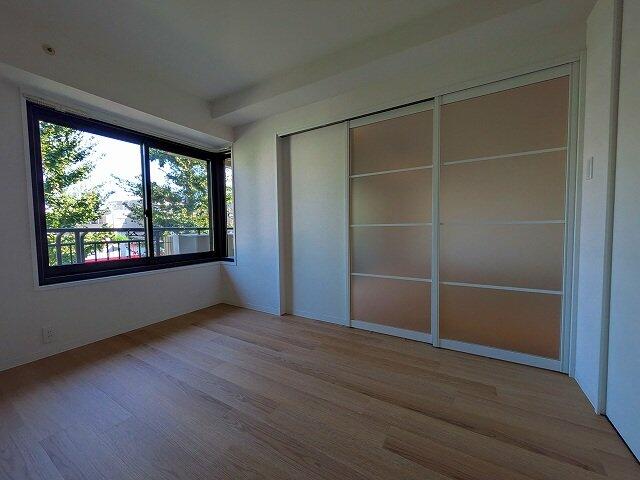 302号室 8