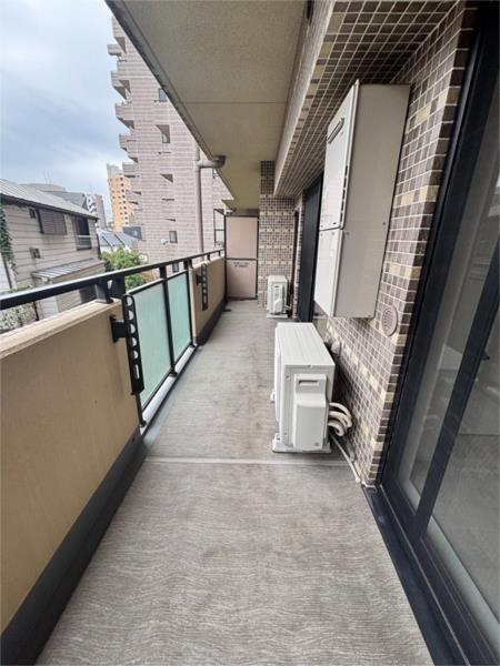 210号室 8
