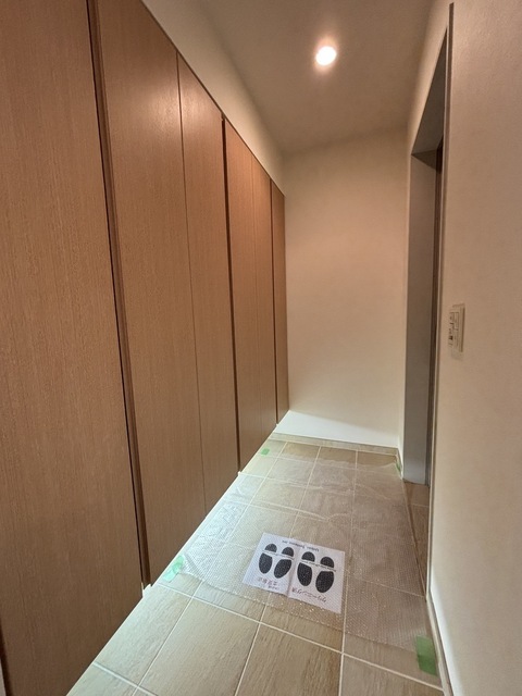 705号室 8