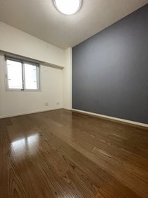 1F 8