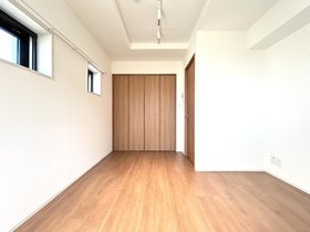 503号室 8